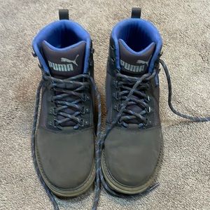 Women’s Puma gray hiking boot. Size 8.